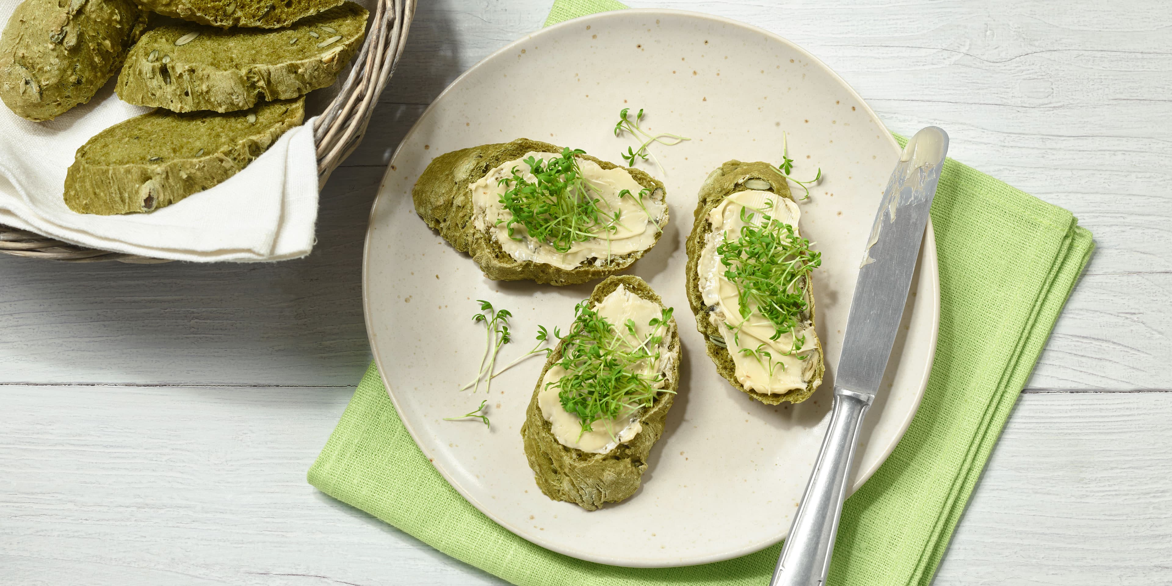 grünes matcha-frühlingsbrot